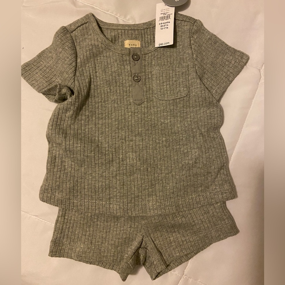 GAP Baby Ribbed Gray Shorts Set